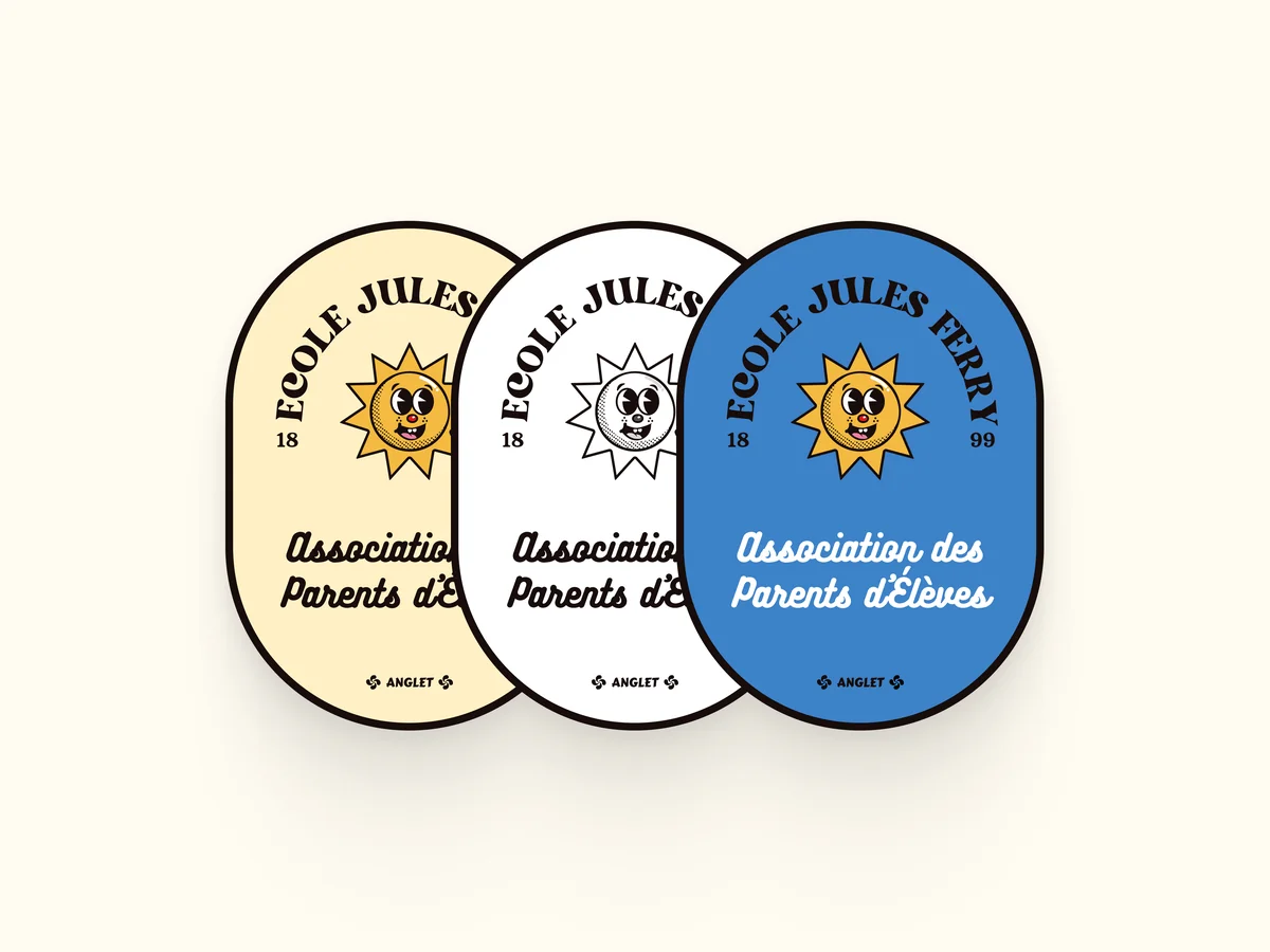 Déclinaison en badge avec 3 versions différentes en fonction des besoins.